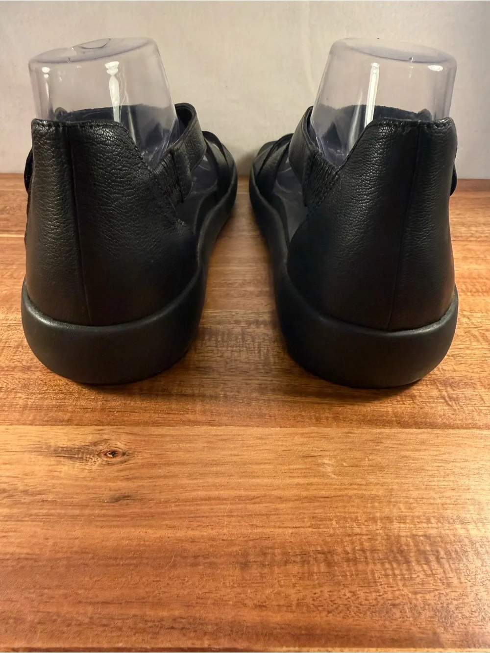 Vionic Recovery RX Black Leather with Adjustable Straps Size 10 NWOT